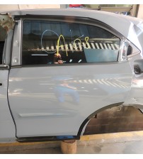 Porta Traseira Esquerda Limpa Com Detalhe Honda Hr-v 2025 Traseira Esquerdo Cinza Titanium Perolizado