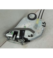Fechadura Porta Traseira Esquerda Toyota Hilux 2024